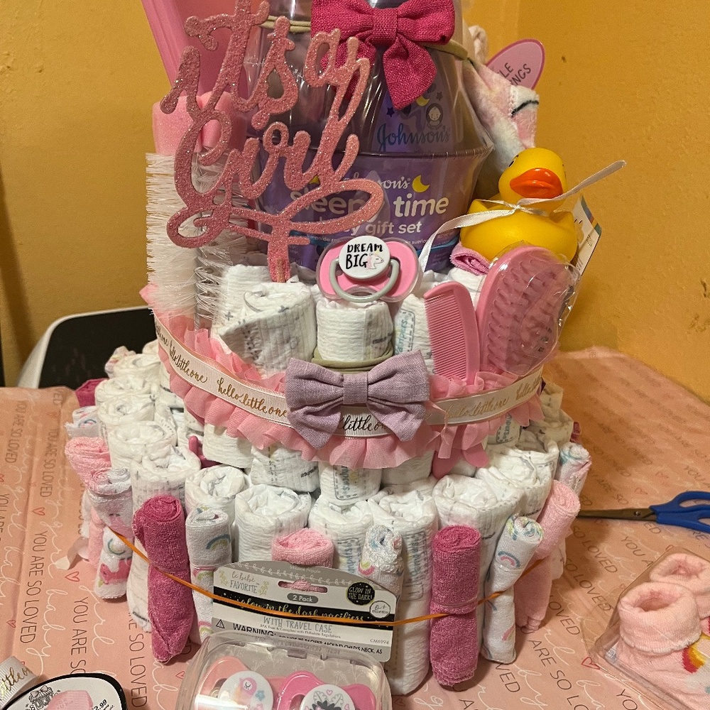 Diaper cakes/ gift baskets